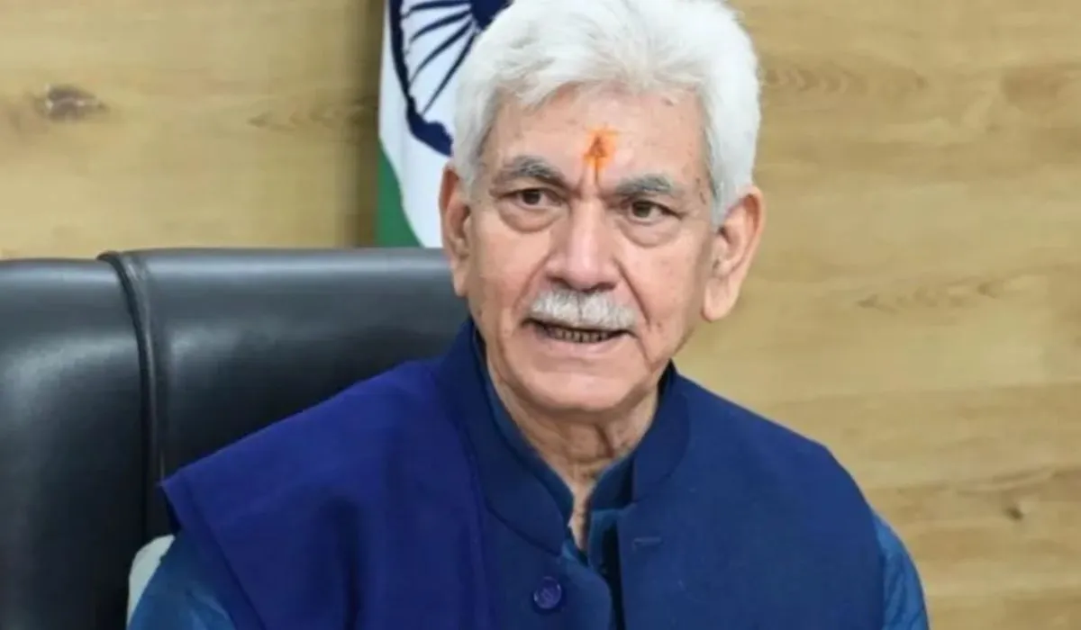 JK Education Department Suspension: LG का बड़ा एक्शन! शिक्षा विभाग के 8 अधिकारी सस्पेंड, विवादित किताबों पर भी चला सख्त डंडा