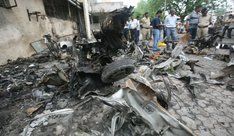 गुजरात हाईकोर्ट का बड़ा फैसला,  अहमदाबाद ब्लास्ट के 38 दोषियों की फांसी और 11 की उम्रकैद सजा रखी बरकरार
