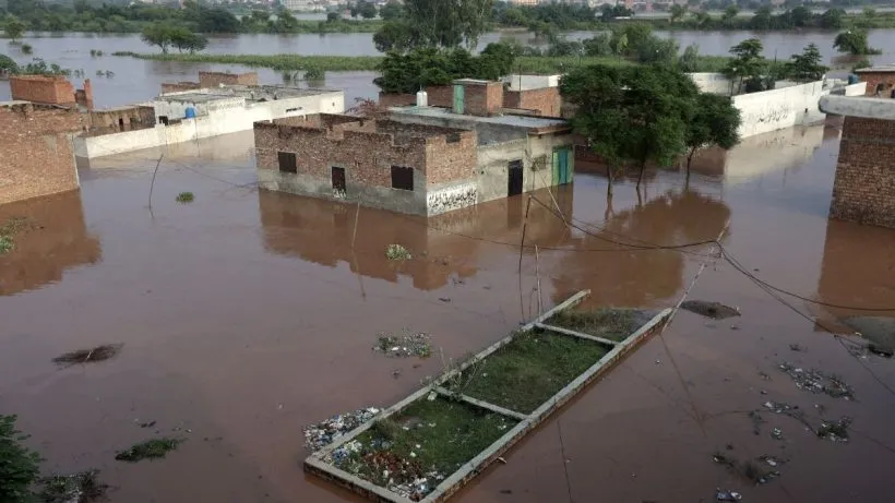 Pakistan chenab river flood(credit social media )
