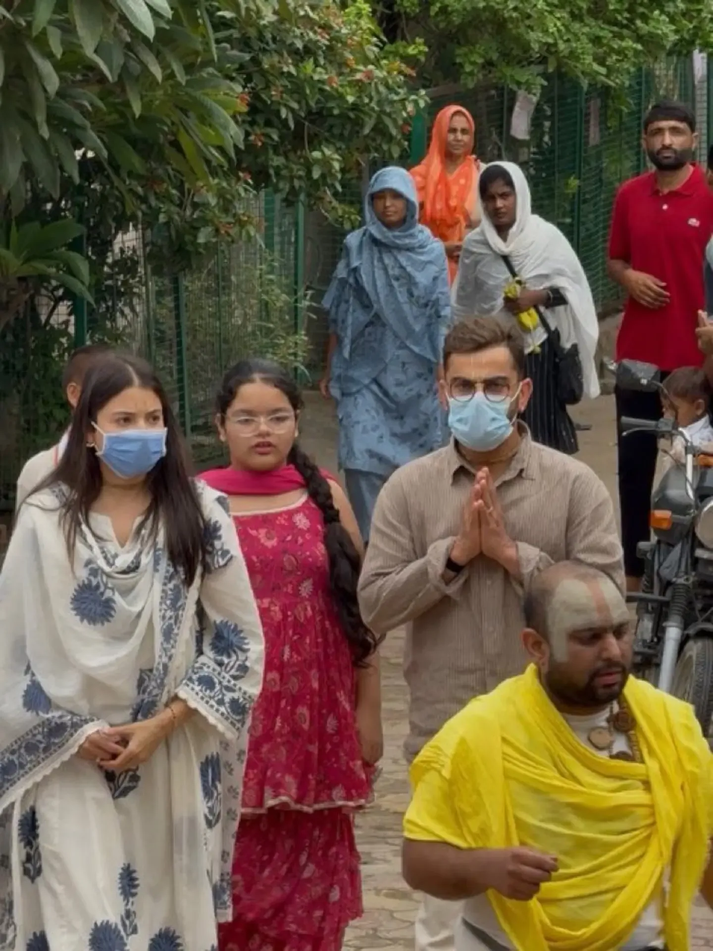 Virat And Anushka Do Spritual Journey