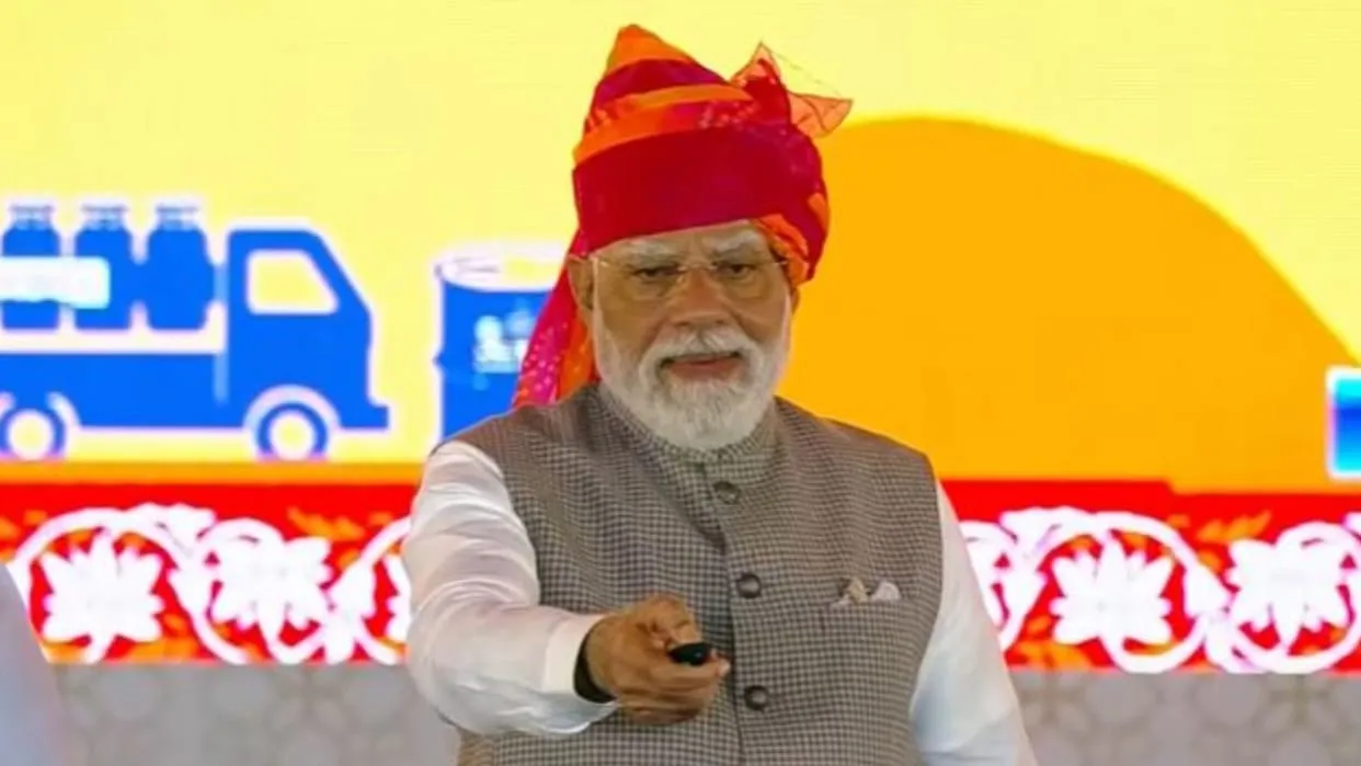PM Modi Rajasthan Visit Highlights: “40 देशों से मंगाया तेल, जंग में भारत की डिप्लोमेसी”, PM मोदी ने राजस्थान में पचपदरा रिफाइनरी के उद्घाटन में कही बड़ी बातें