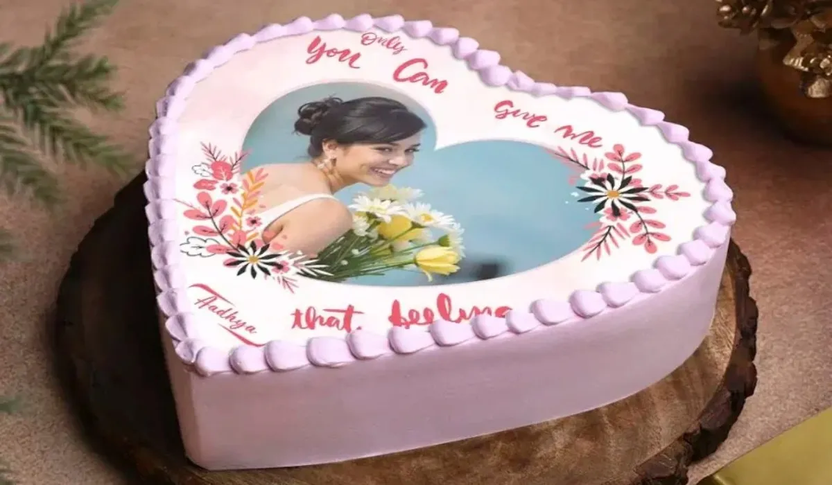 Girlfriend Day Special Cake Ideas