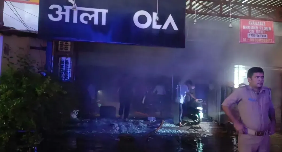 Kanpur Ola Showroom Fire