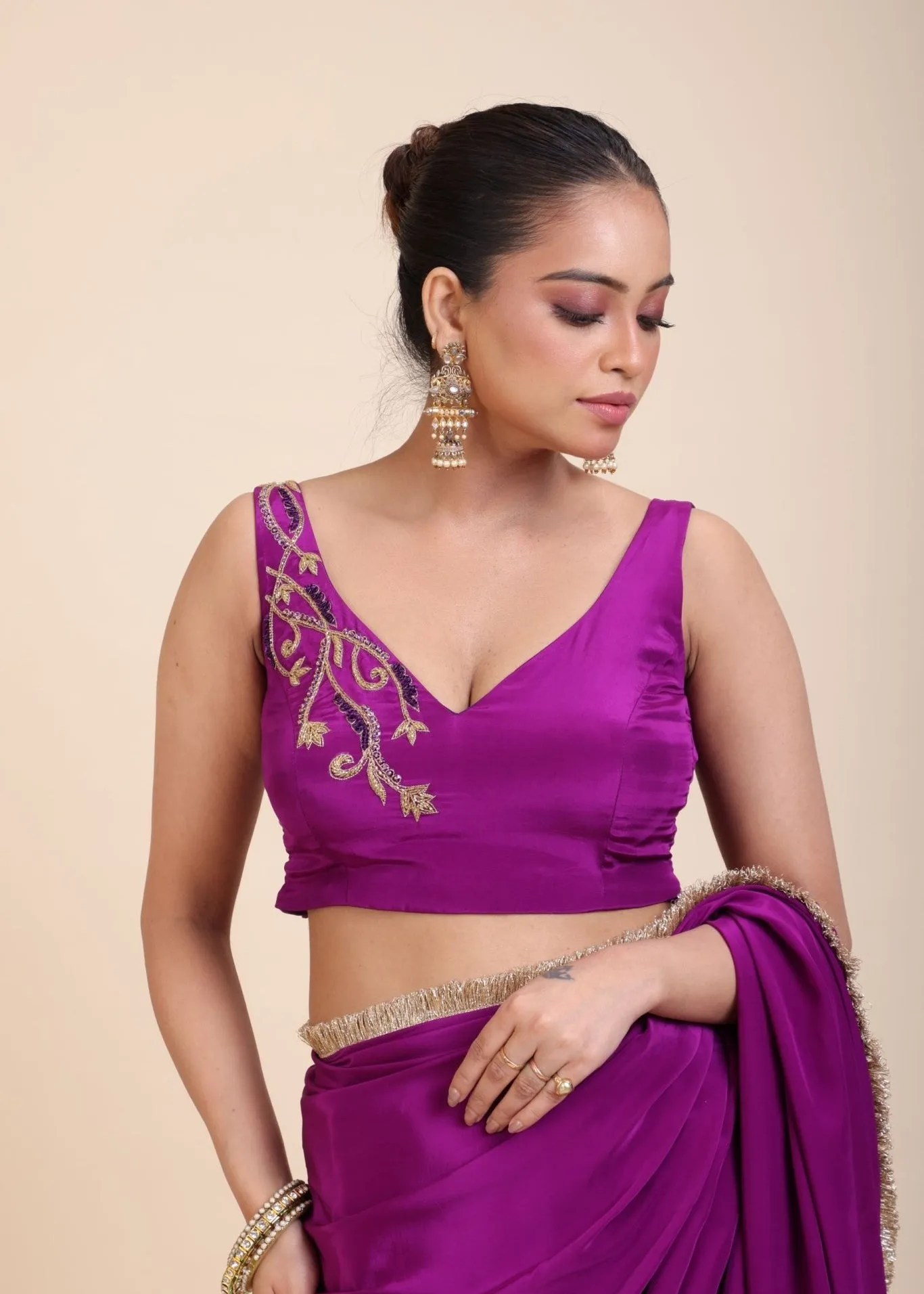 broad V-neck blouse designs( Source: Social Media)