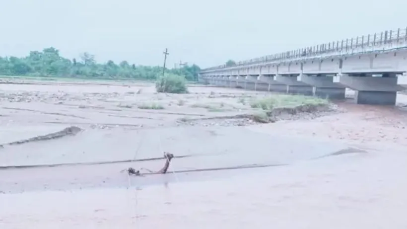 Haridwar Flood Electricity Poles (credit social media)