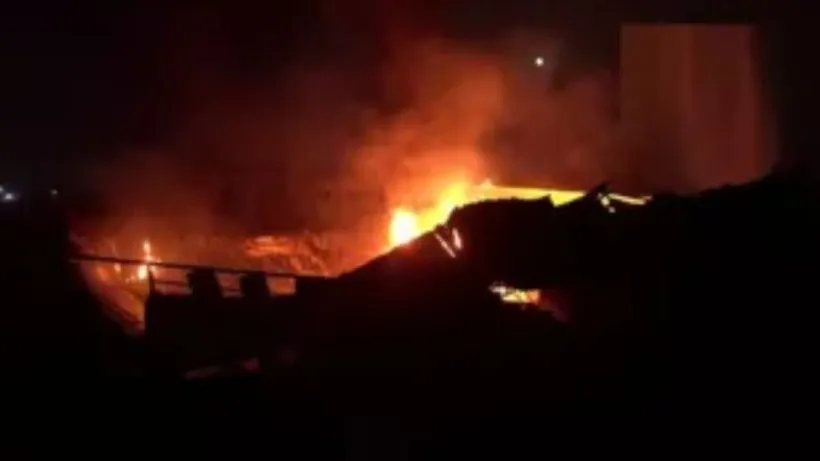 Raghubir Nagar E-rickshaw Battery Fire (credit social media )