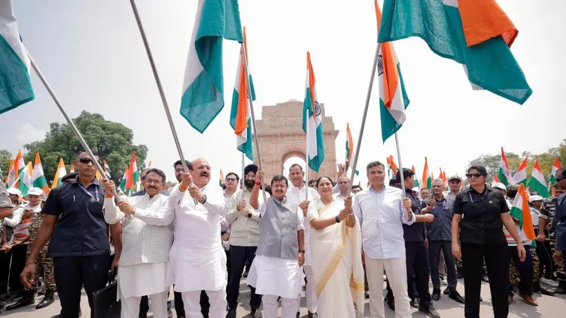 इंडिया गेट से कर्तव्य पथ तक निकली भव्य तिरंगा यात्रा