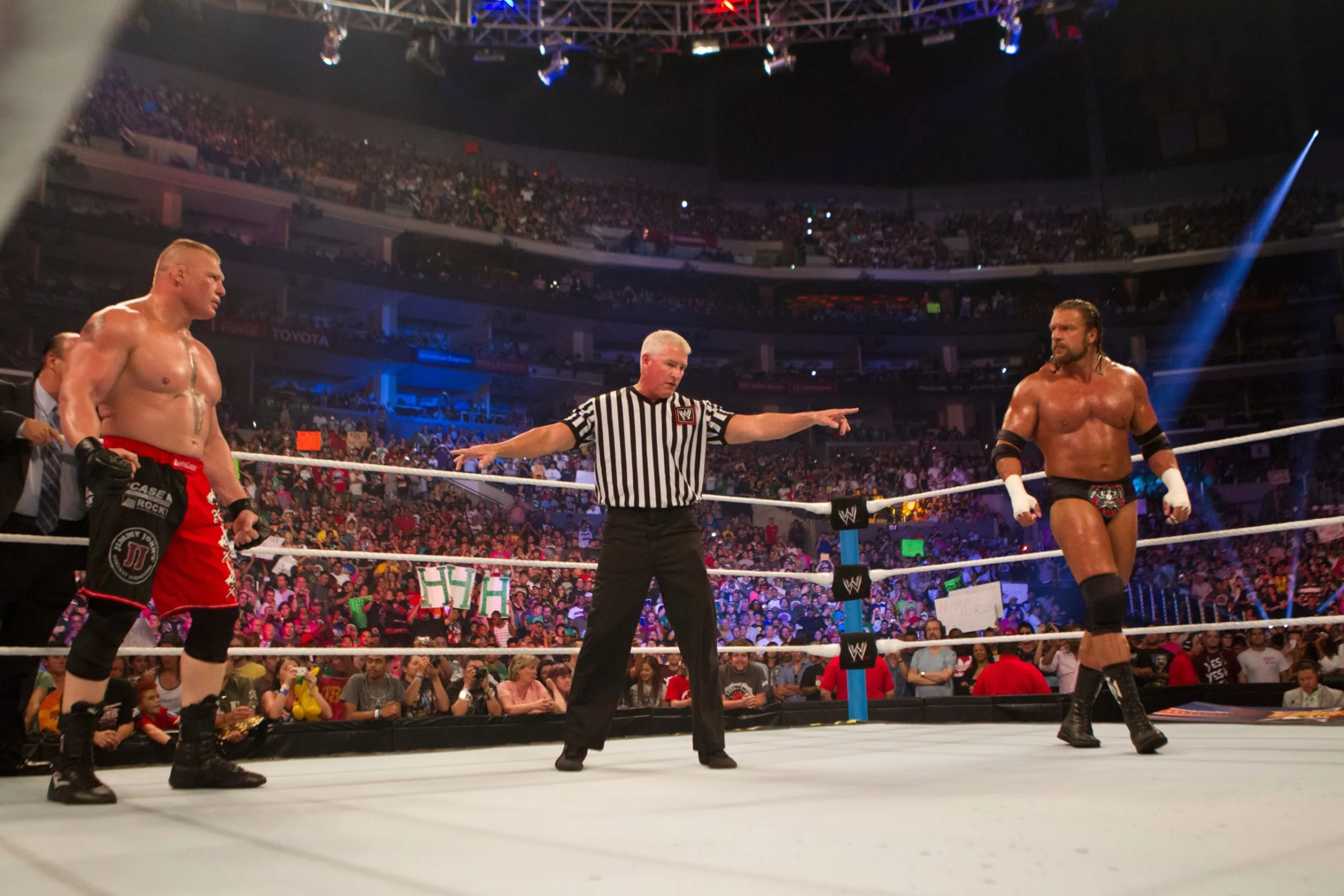 Triple H Vs Brock Lesnar