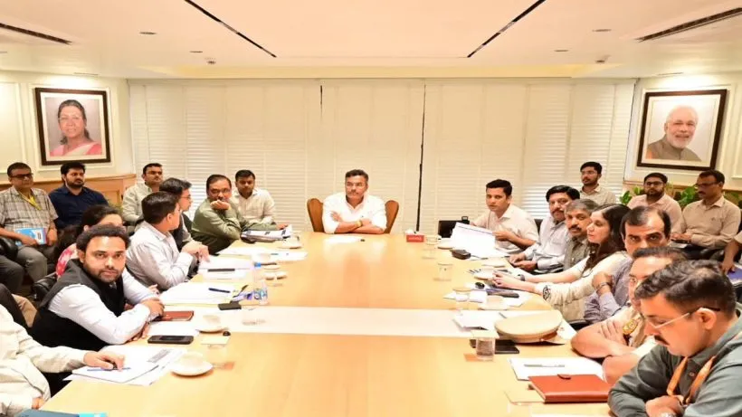 प्रवेश साहिब सिंह ने की उच्चस्तरीय समीक्षा