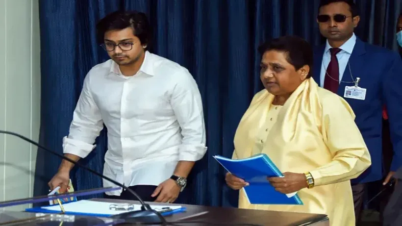 Mayawati expelled Akash Anand from BSP