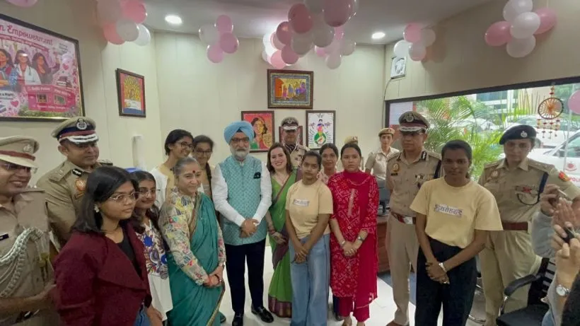 LG Inaugurated The Pink Booth