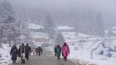 fresh snowfall in Kashmir