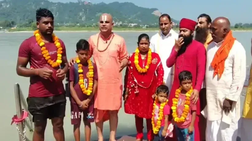 Pilibhit Family Converted to Hinduism