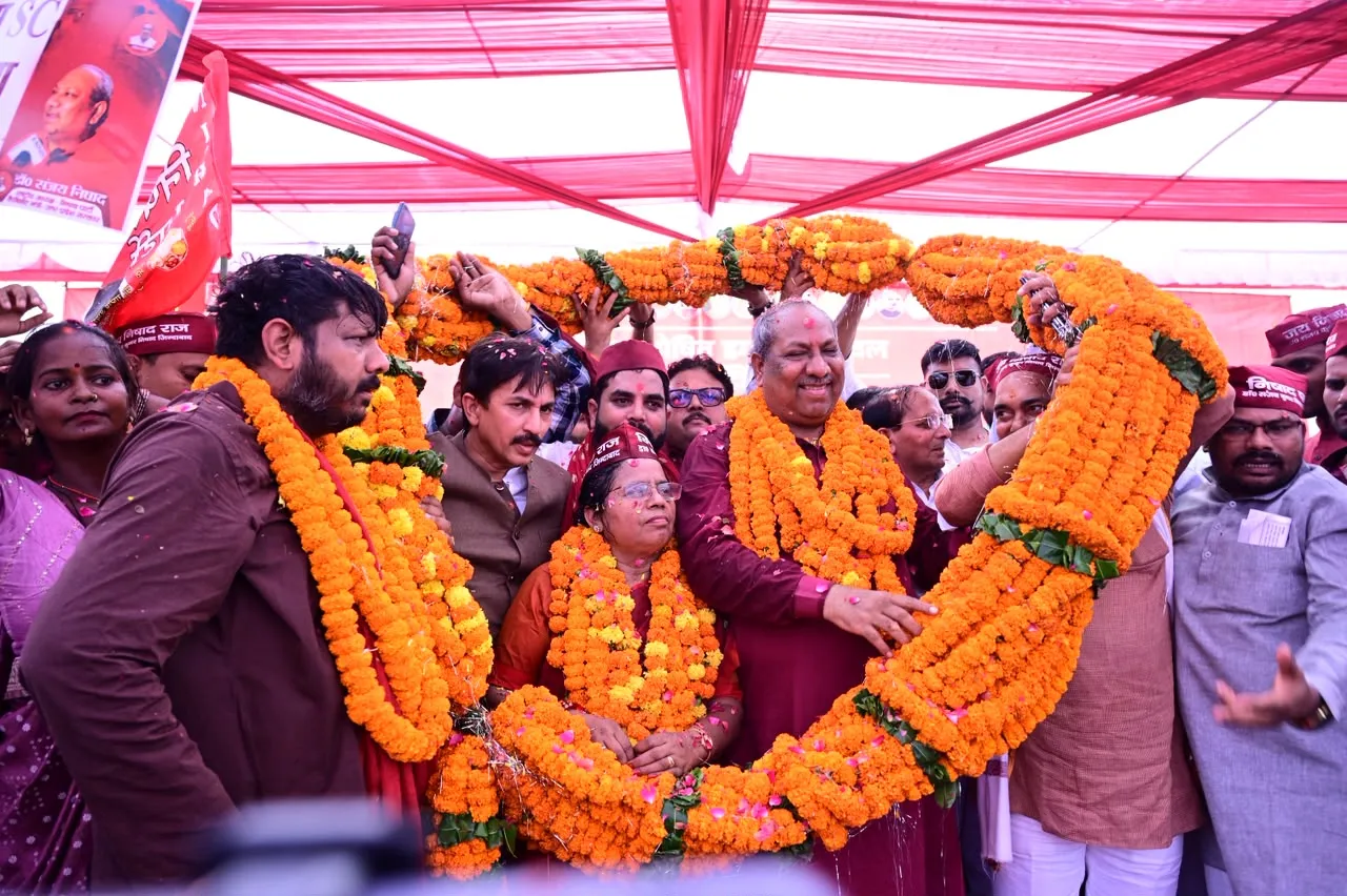 उत्तर प्रदेश: निषाद पार्टी के अध्यक्ष डॉ. संजय निषाद ने अधिकारों के लिए भरी हुंकार